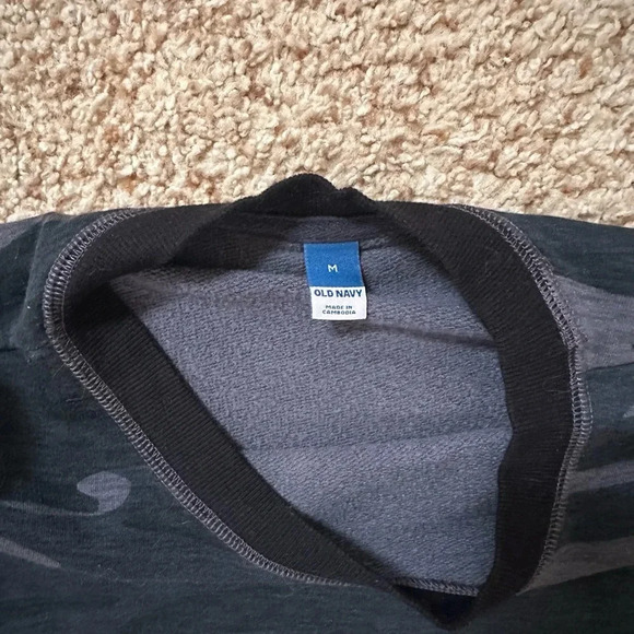 Old Navy Sweatshirt - Picture 3 of 3